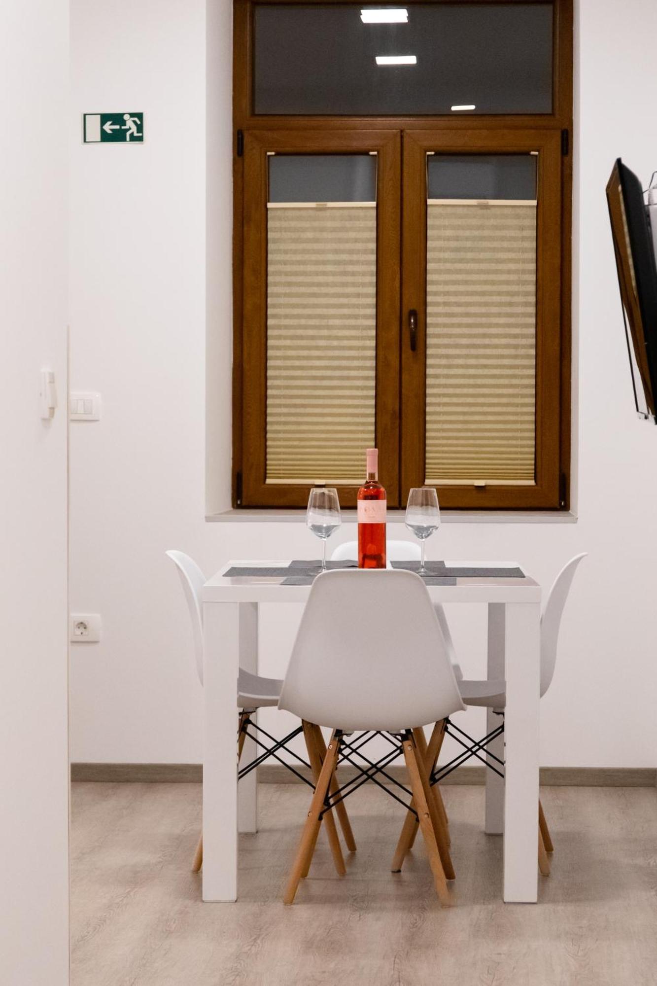 Oliver Street Apartment Vipava Eksteriør billede